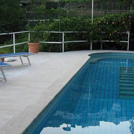 Sleeps 2 Pool Air Con Villa