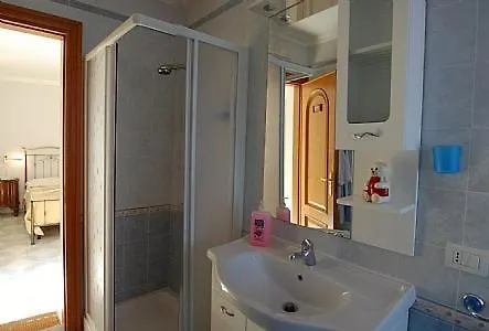 Sleeps 2 Pool Air Con Ravello