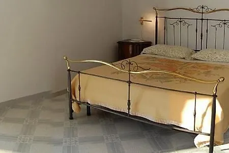 Sleeps 2 Pool Air Con